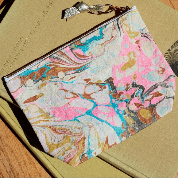 Marbled Pouch - Picture 2 of 5